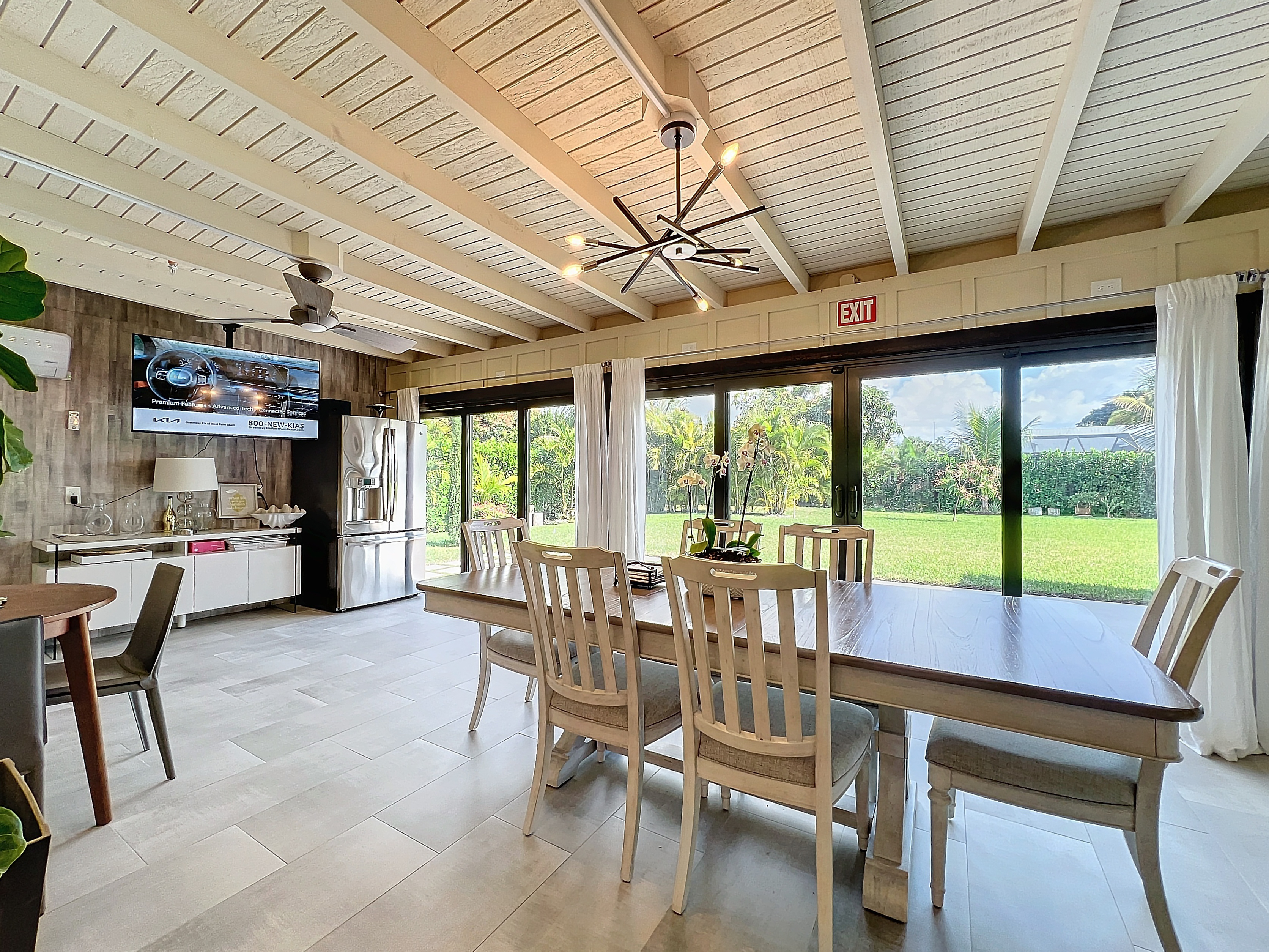 Home-like assisted living setting near Royal Palm Beach